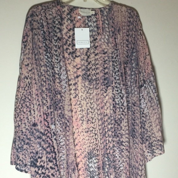 ⚡️🆕Gorgeous Peachy Coral Printed Kimono⚡️ - Picture 5 of 8